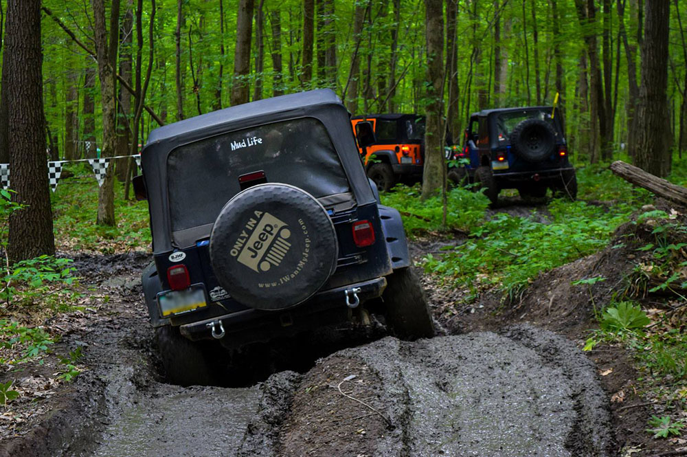 Jeep mud trail at Cooper's Lake